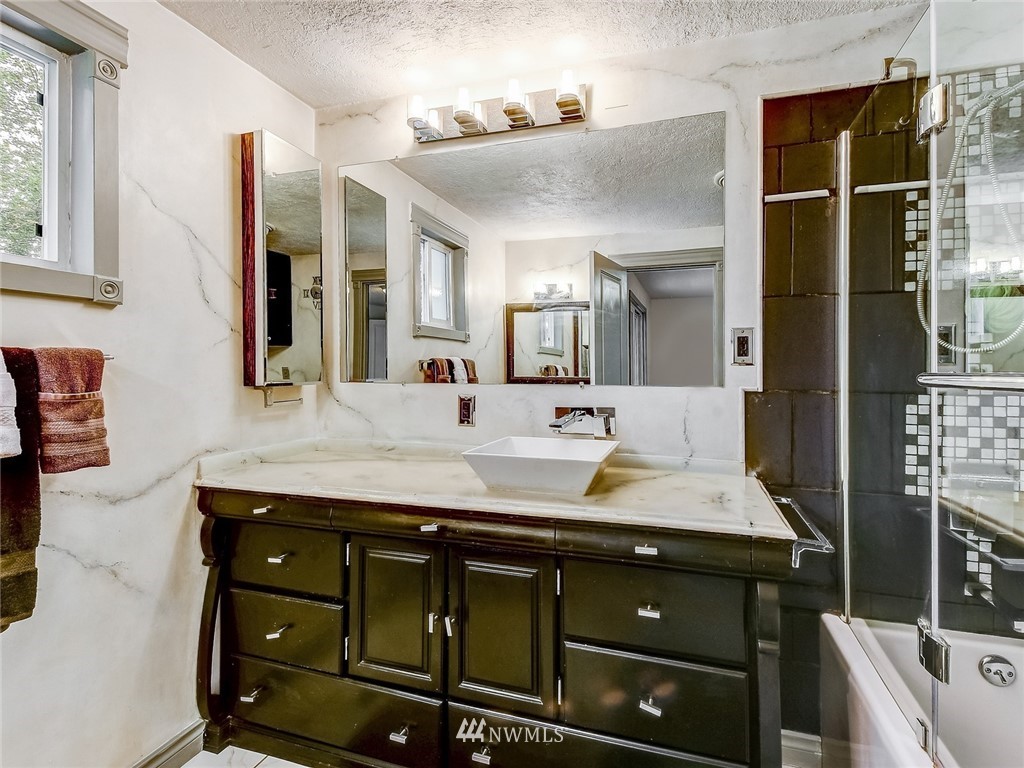 16223 Southeast 136th Street Renton, WA 98059 - Photo 8 of 25 Gallery Image 8