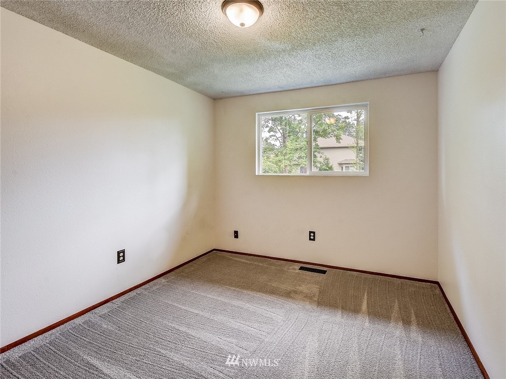 16223 Southeast 136th Street Renton, WA 98059 - Photo 9 of 25 Gallery Image 9