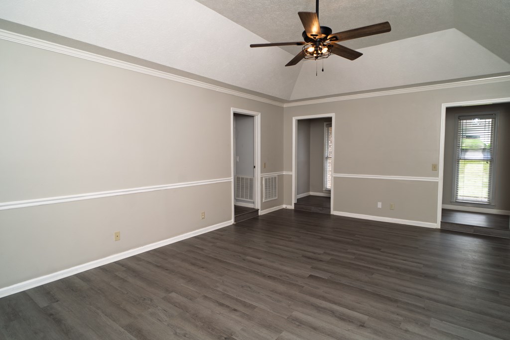 2 Labrador Court Columbus, GA 31909 - Photo 11 of 32 Living Room