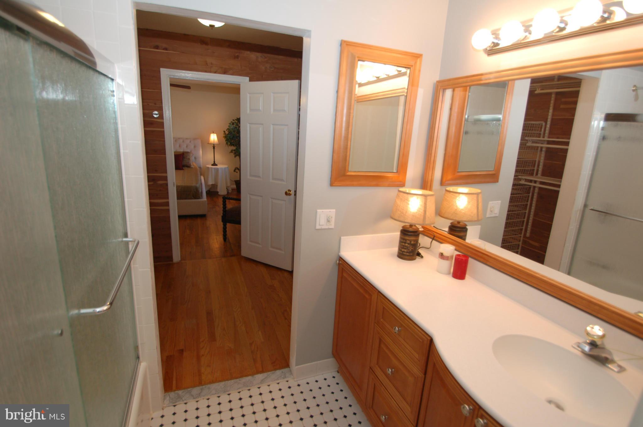 8443 Lakinhurst Lane Springfield, VA 22152 - Photo 17 of 30 Bath (Master)