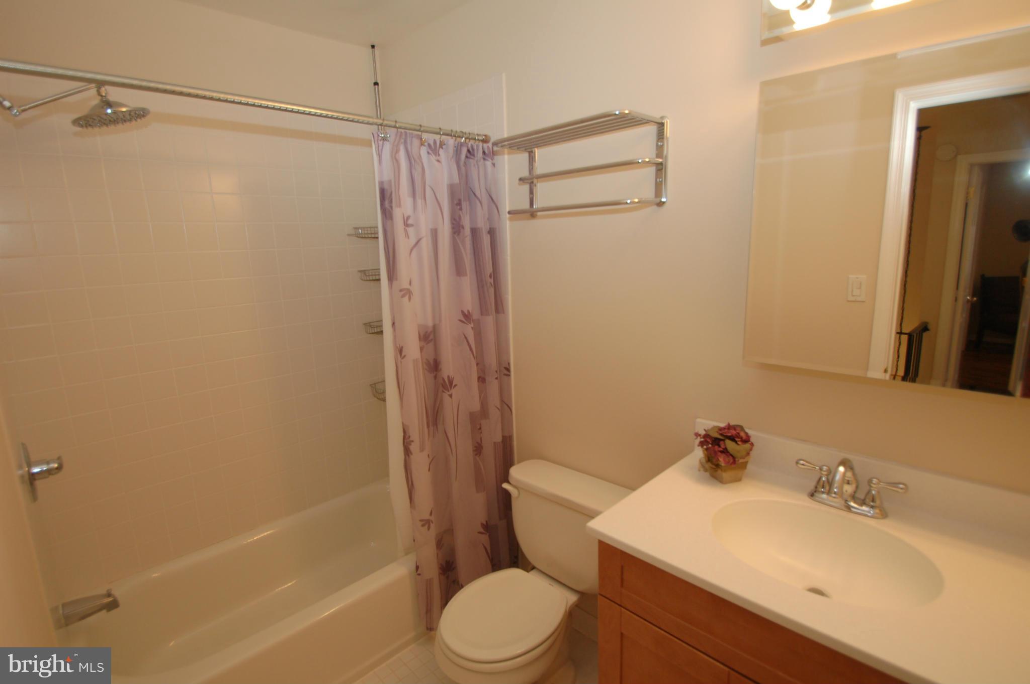 8443 Lakinhurst Lane Springfield, VA 22152 - Photo 22 of 30 Upper Hall Bath