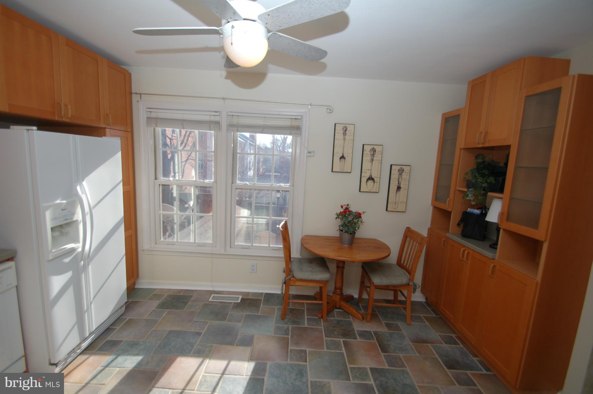 8443 Lakinhurst Lane Springfield, VA 22152 - Photo 10 of 30 Kitchen - space for table