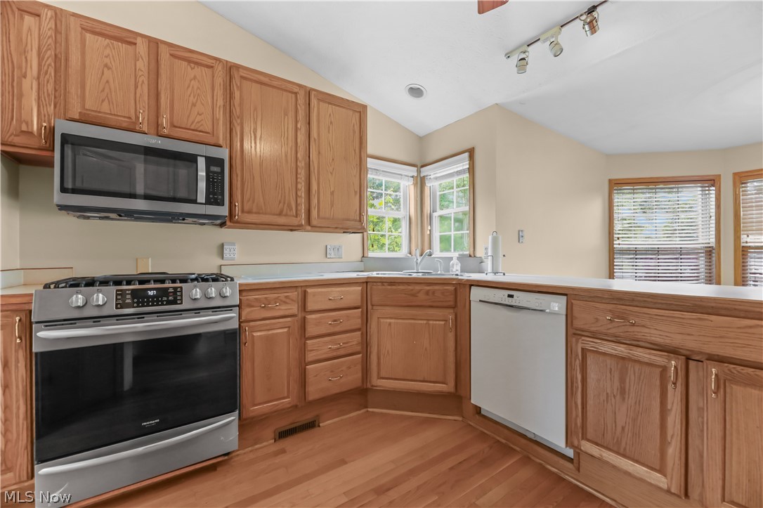 1701 Woods Road Akron, OH 44306 - Photo 13 of 43