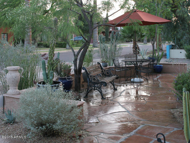 310 West Almeria Road Phoenix, AZ 85003 - Photo 31 of 34 02_FrontPatio1_310WAlmeria