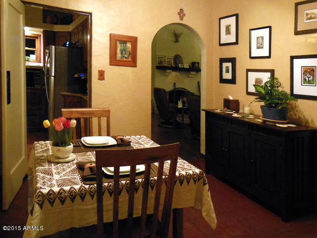 310 West Almeria Road Phoenix, AZ 85003 - Photo 9 of 34 09_DiningRoom1_310WAlmeria