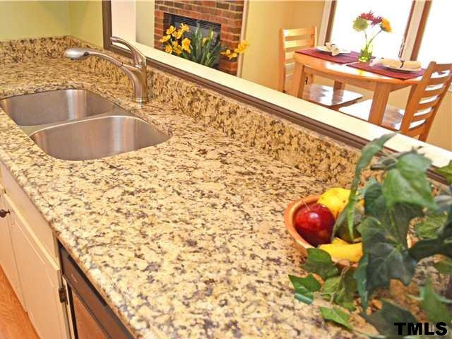 3625 Mill Run, Unit 5 Raleigh, NC 27612 - Photo 10 of 22 Kitchen