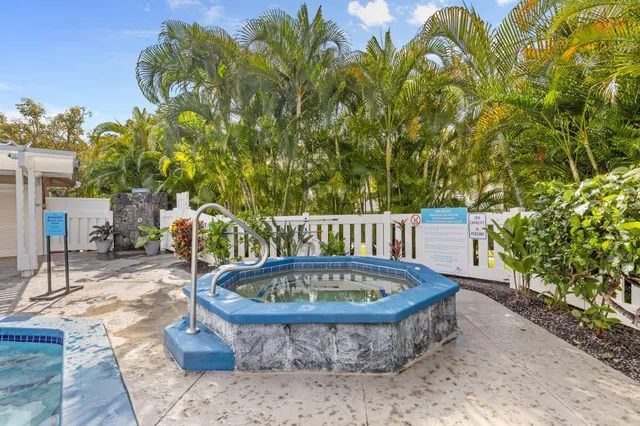 $555,000 | 75-6081 Alii Drive, Unit V106, Kailua-Kona, HI 96740