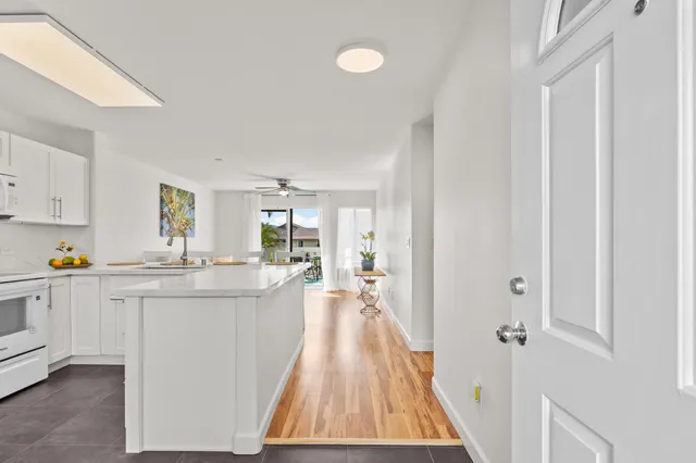 $555,000 | 75-6081 Alii Drive, Unit V106, Kailua-Kona, HI 96740