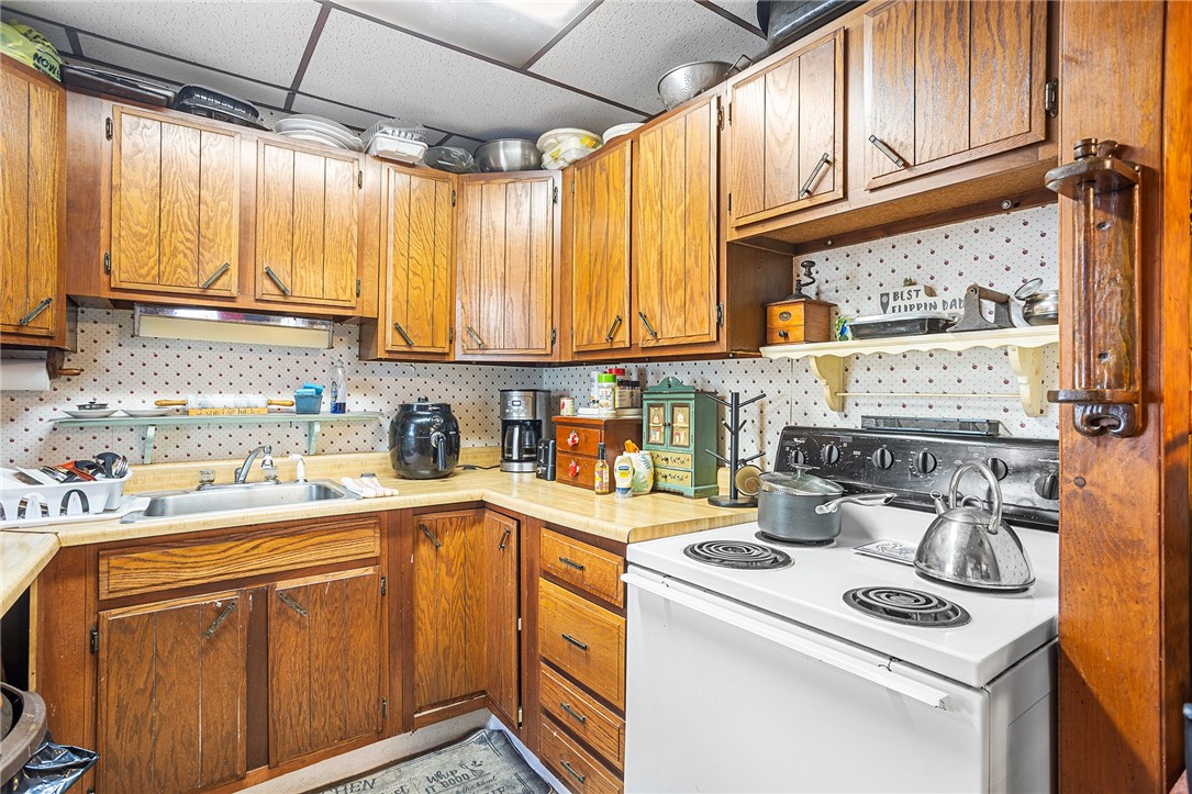 108 Rodman Street Woonsocket, RI 02895 - Photo 7 of 23