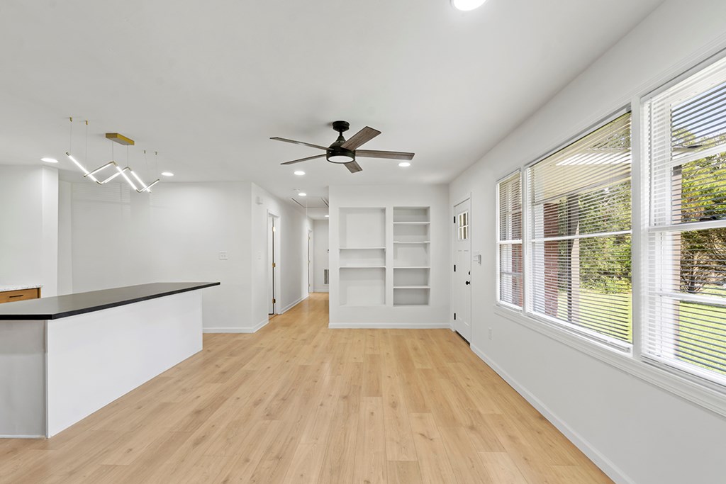 325 Mathews Heights Road Greenwood, SC 29646 - Photo 2 of 20 Gallery Image 2