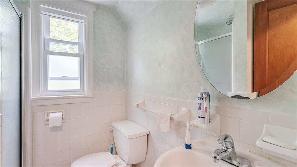 6927-6929 Shannon Road Verona, PA 15147 - Photo 10 of 23 Main House - 2nd Floor Bathroom