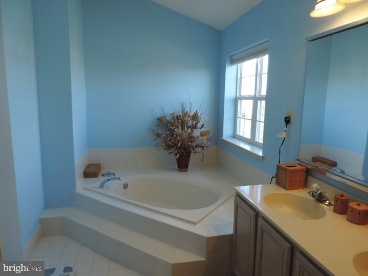 3226 Riding Court Chalfont, PA 18914 - Photo 15 of 25 Gallery Image 15