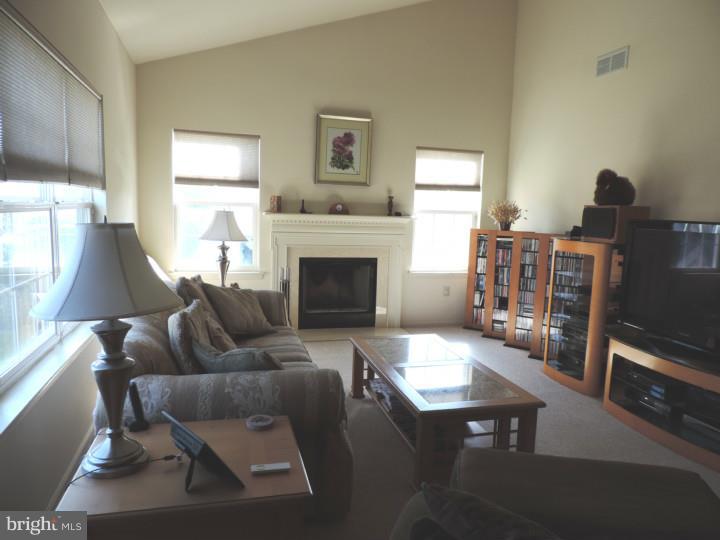 3226 Riding Court Chalfont, PA 18914 - Photo 9 of 25 Gallery Image 9