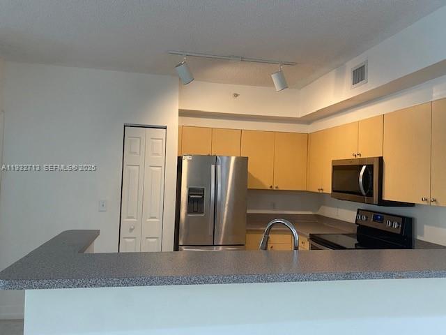 8060 North Nob Hill Road, Unit 102 Tamarac, FL 33321 - Photo 4 of 14