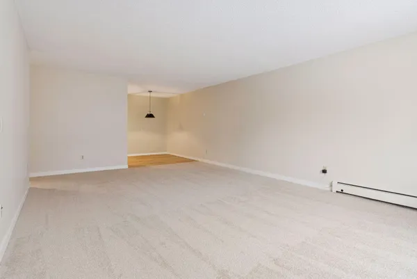 $174,000 | 4009 Heritage Hills Drive, Unit 202, Bloomington, MN 55437