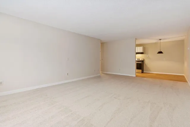 $179,900 | 4009 Heritage Hills Drive, Unit 202, Bloomington, MN 55437