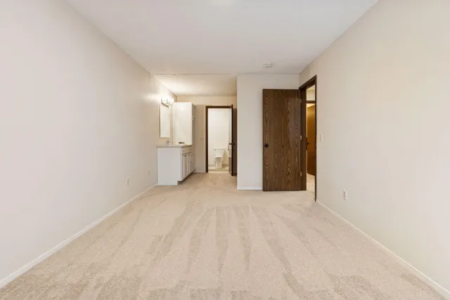 $179,900 | 4009 Heritage Hills Drive, Unit 202, Bloomington, MN 55437