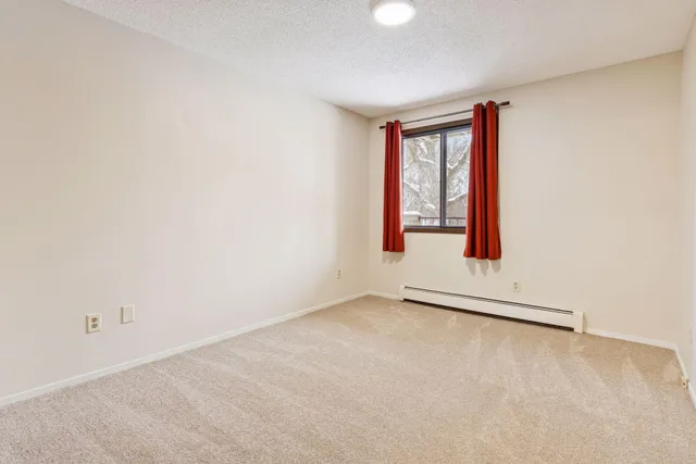 $179,900 | 4009 Heritage Hills Drive, Unit 202, Bloomington, MN 55437