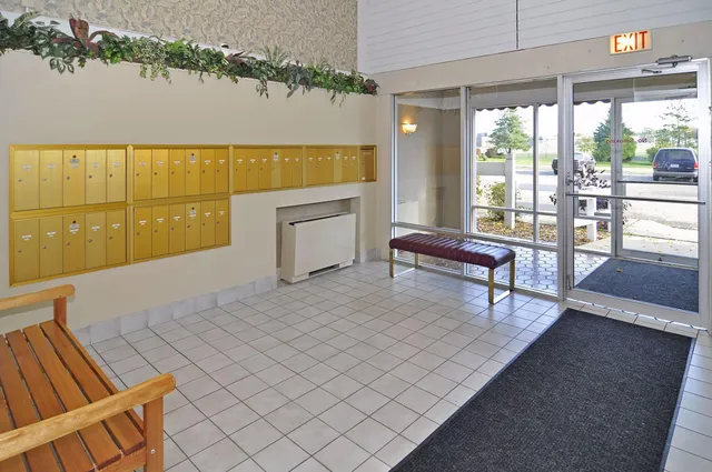 $179,900 | 4009 Heritage Hills Drive, Unit 202, Bloomington, MN 55437