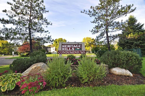 $174,000 | 4009 Heritage Hills Drive, Unit 202, Bloomington, MN 55437