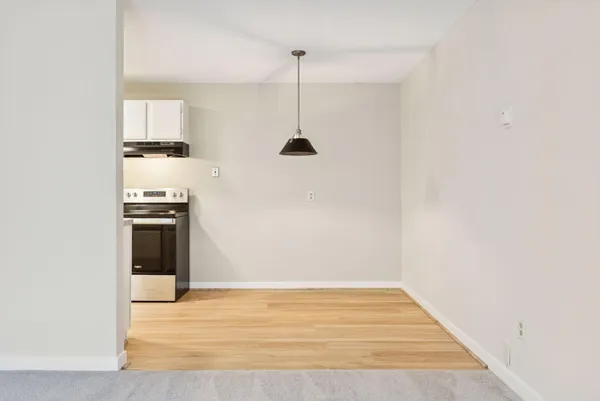 $174,000 | 4009 Heritage Hills Drive, Unit 202, Bloomington, MN 55437