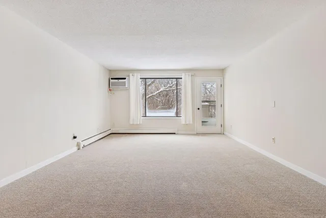 $179,900 | 4009 Heritage Hills Drive, Unit 202, Bloomington, MN 55437