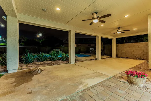 $2,400 | 20944 North 94th Lane, Peoria, AZ 85382