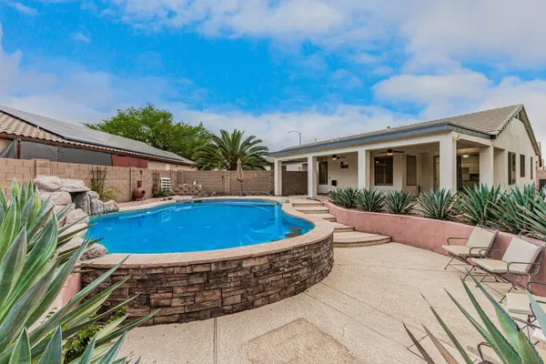 $2,400 | 20944 North 94th Lane, Peoria, AZ 85382