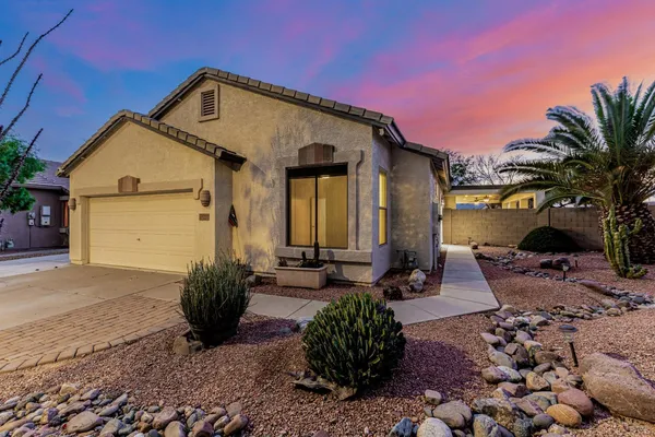 $2,400 | 20944 North 94th Lane, Peoria, AZ 85382