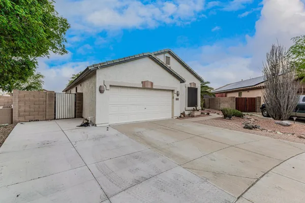 $2,400 | 20944 North 94th Lane, Peoria, AZ 85382