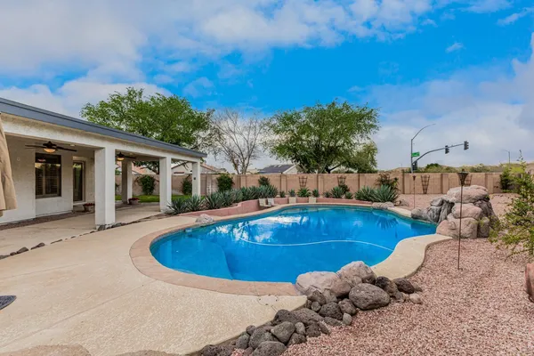 $2,400 | 20944 North 94th Lane, Peoria, AZ 85382
