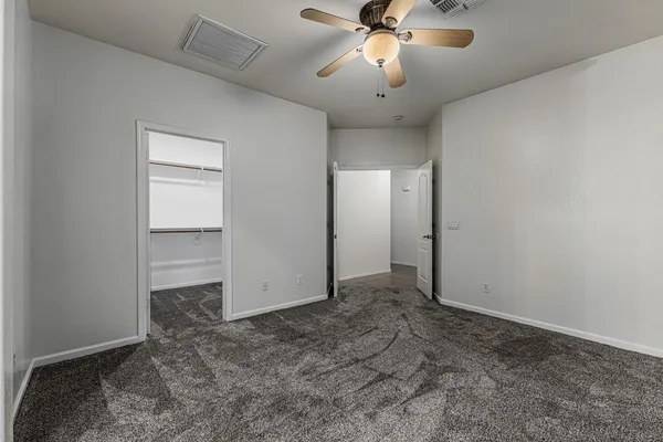 $2,400 | 20944 North 94th Lane, Peoria, AZ 85382