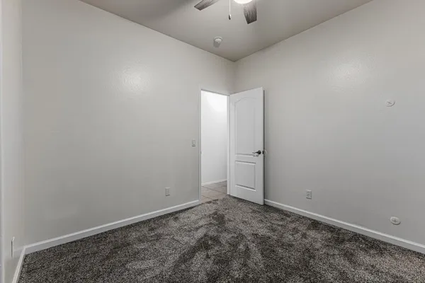 $2,400 | 20944 North 94th Lane, Peoria, AZ 85382