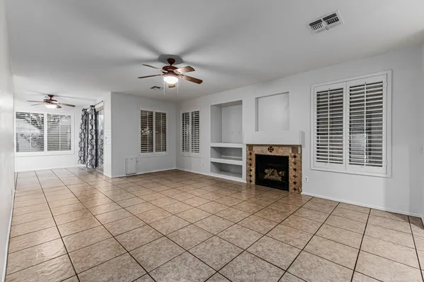 $2,400 | 20944 North 94th Lane, Peoria, AZ 85382