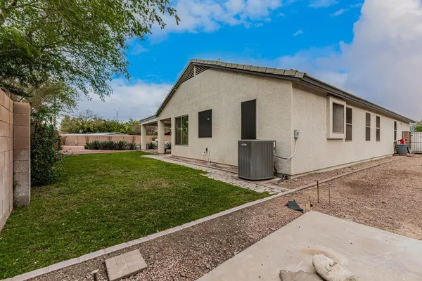 $2,400 | 20944 North 94th Lane, Peoria, AZ 85382