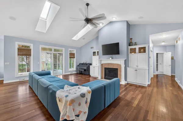 $637,000 | 609 South Meadowbrook Lane, Waunakee, WI 53597