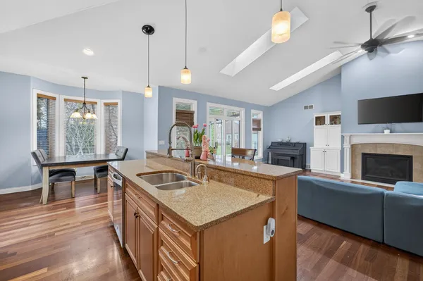 $637,000 | 609 South Meadowbrook Lane, Waunakee, WI 53597