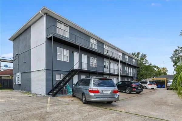 $1,075 | 1300 Bolo Court, Unit 105, Bridge City, LA 70094