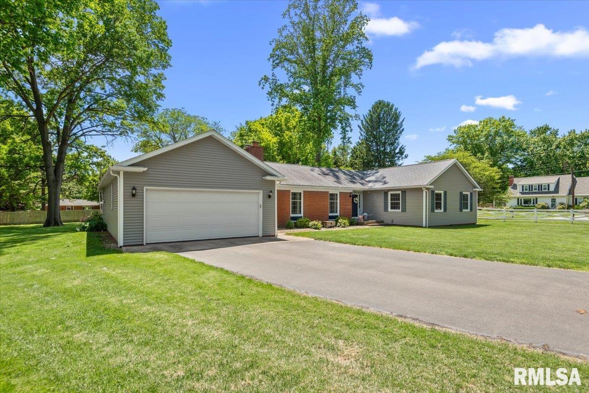 23 Circle Drive Rochester, IL 62563 - Photo 6 of 67