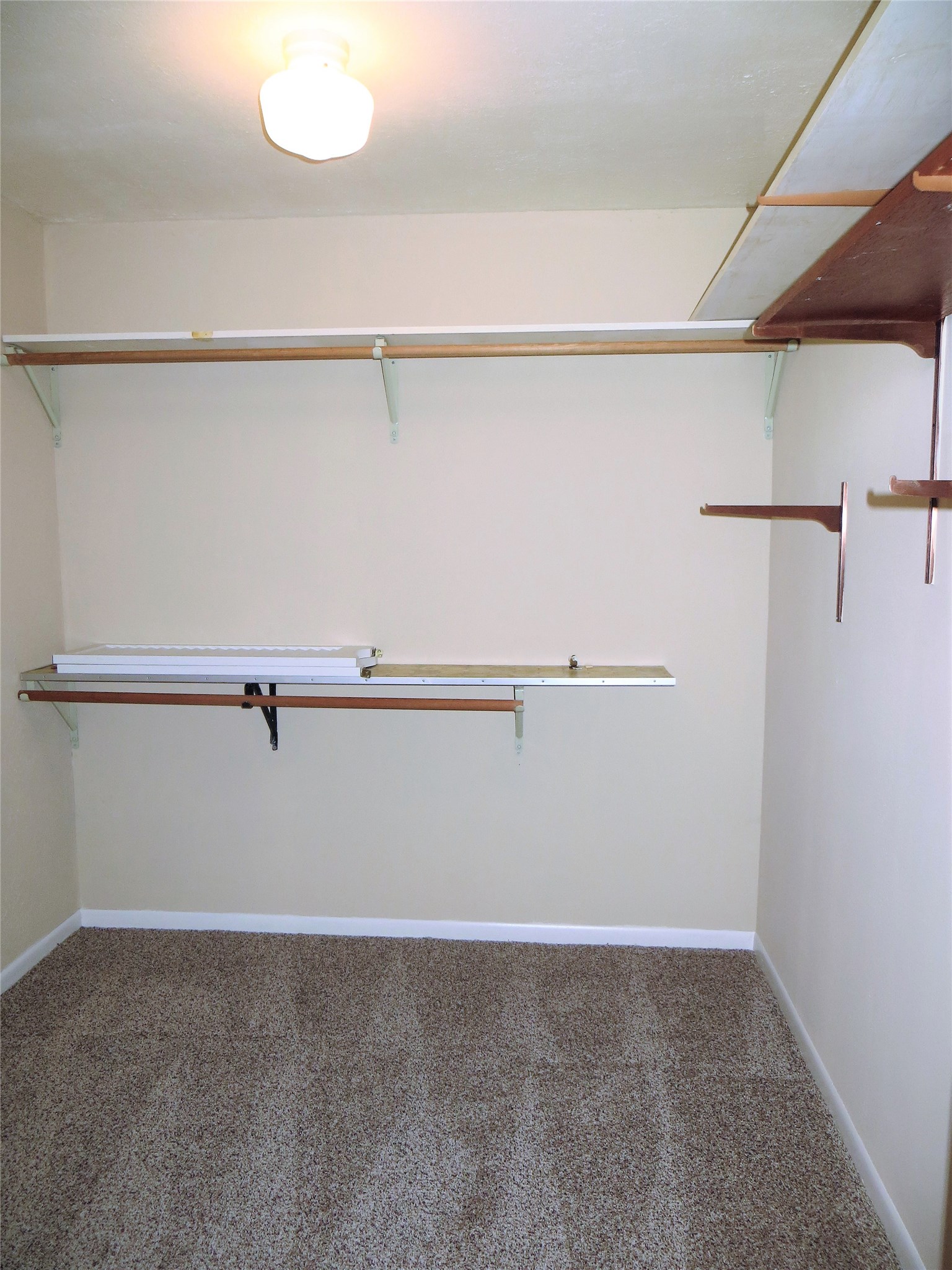 2809 Rosadele Street La Marque, TX 77568 - Photo 21 of 33 Primary Bedroom walk-in closet #1