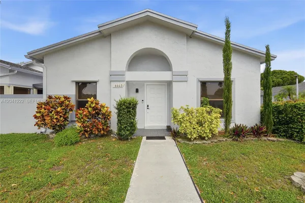 $2,850 | 6443 Southwest 152nd Cir Place, Unit 2243, Miami, FL 33193