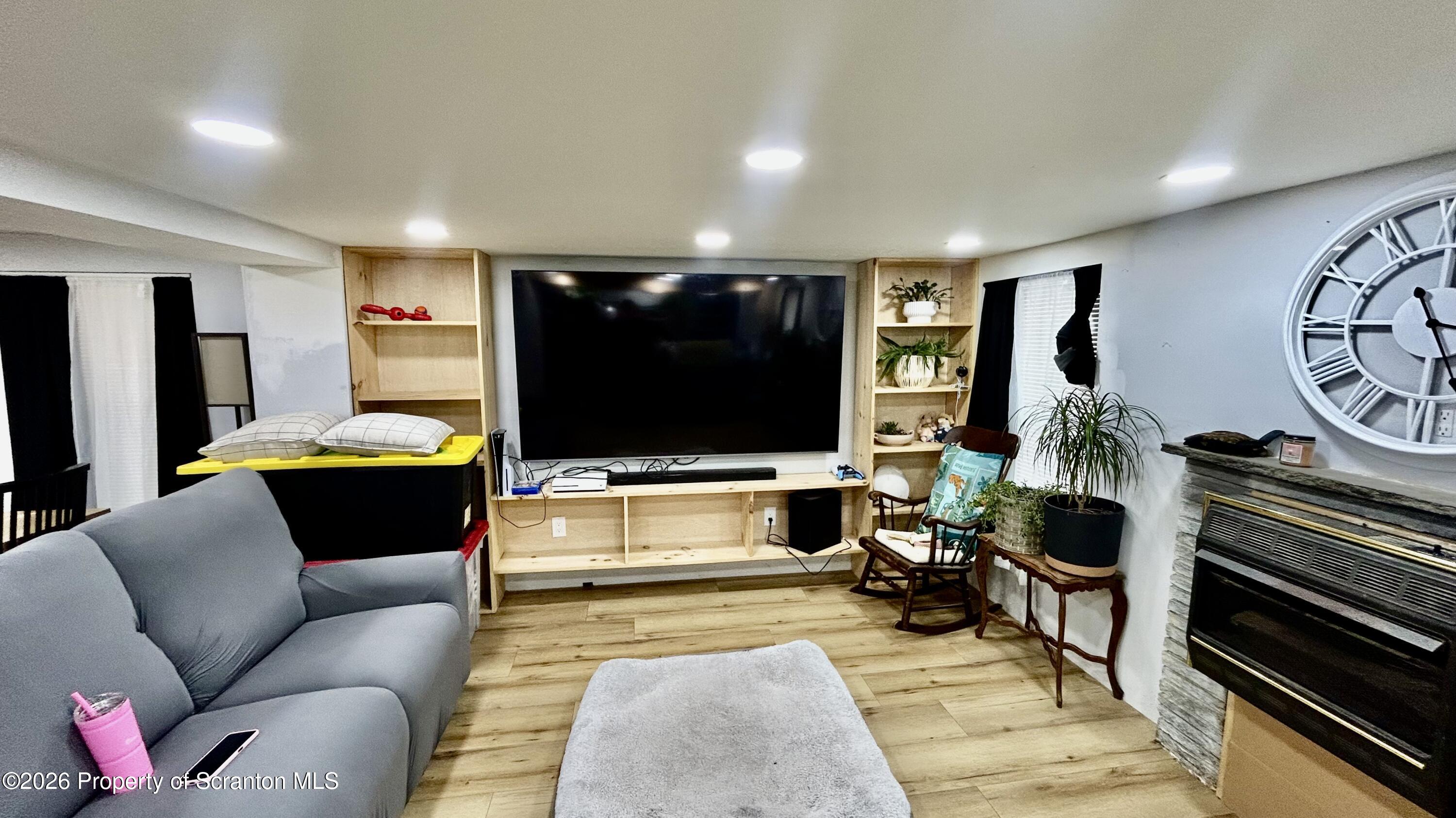 305 Mountain Road Susquehanna, PA 18847 - Photo 5 of 26 Living Room