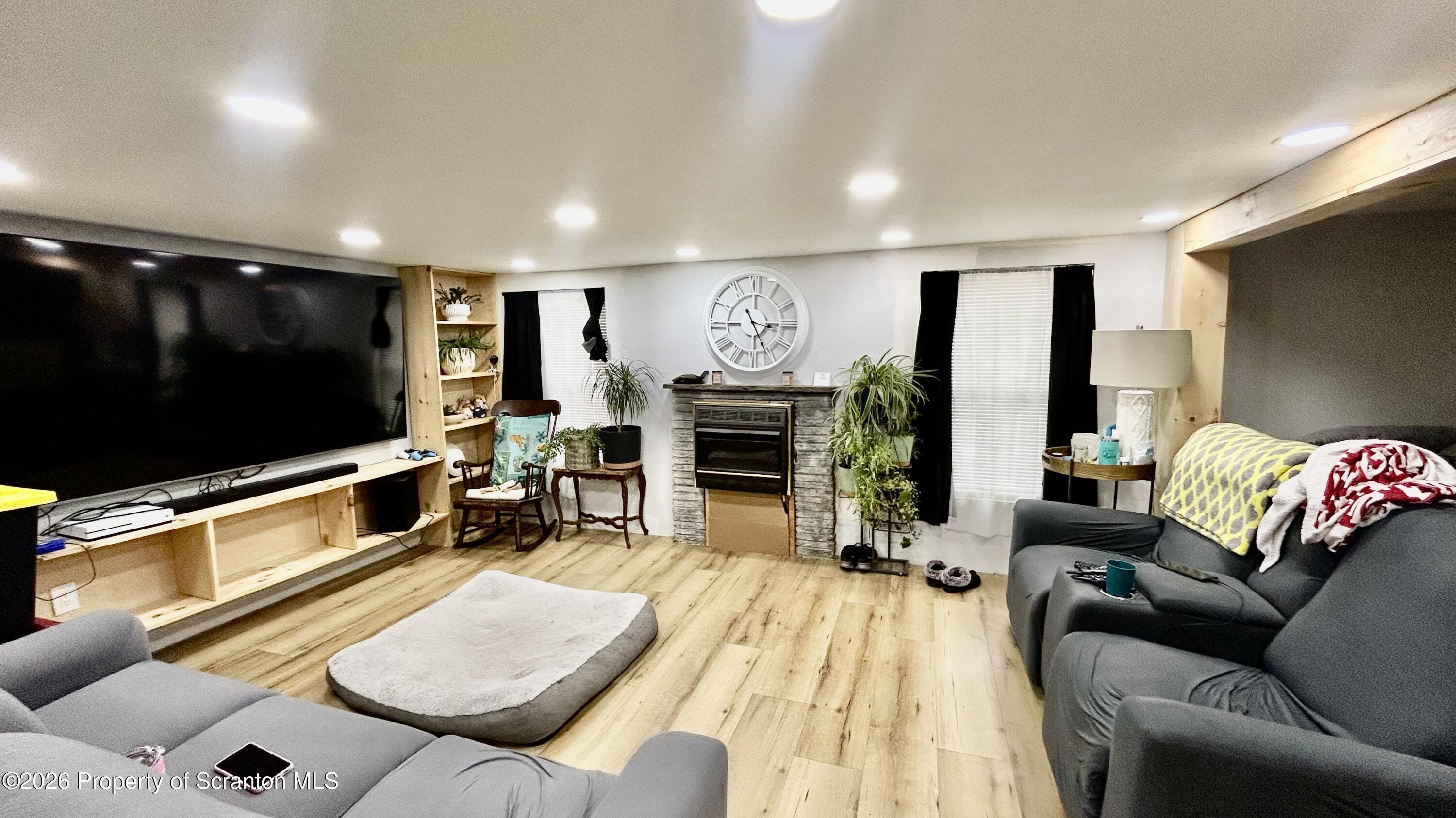305 Mountain Road Susquehanna, PA 18847 - Photo 7 of 26 Living Room