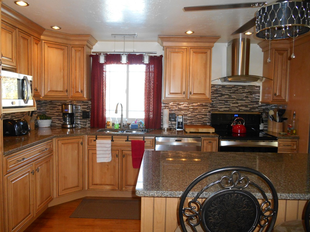 119 Douglas Road Webster, MA 01570 - Photo 8 of 30 Gallery Image 8