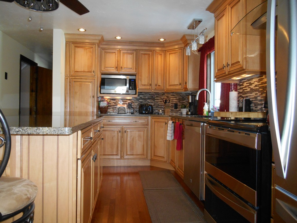 119 Douglas Road Webster, MA 01570 - Photo 9 of 30 Gallery Image 9