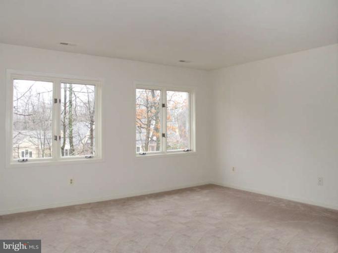 11561 Hemingway Drive Reston, VA 20194 - Photo 19 of 30 Bedroom 2 Upper