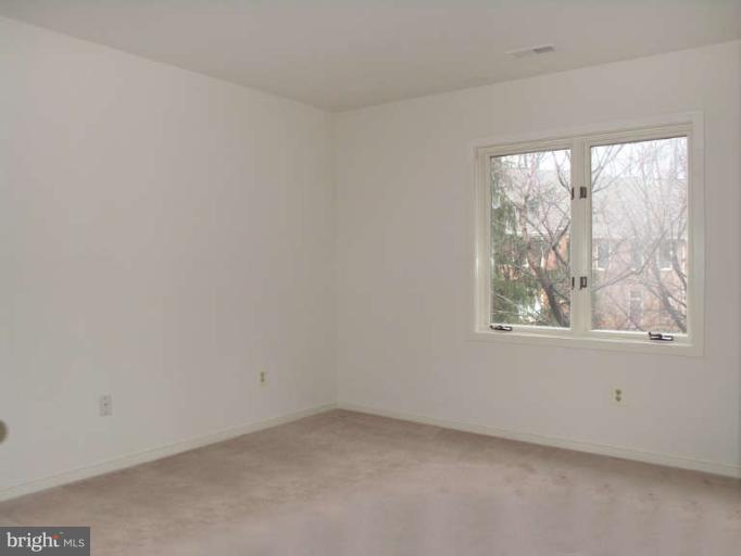 11561 Hemingway Drive Reston, VA 20194 - Photo 21 of 30 Bedroom 3 Upper