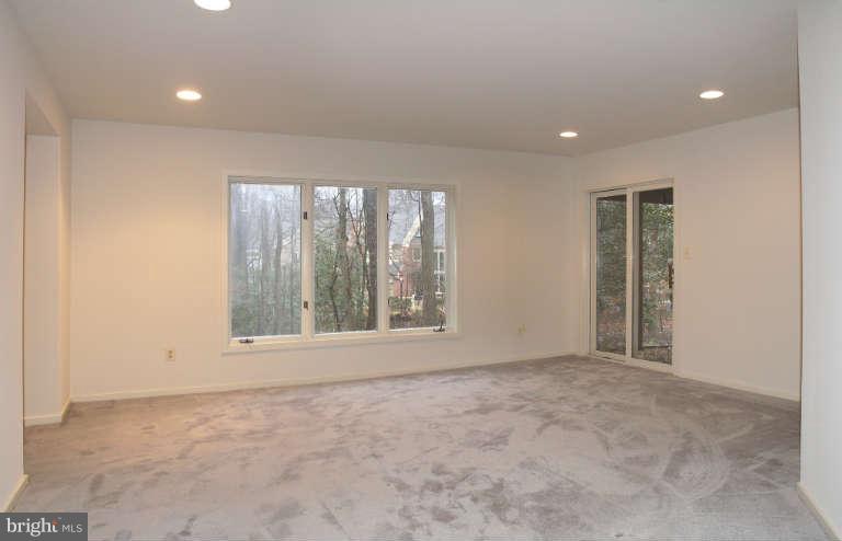 11561 Hemingway Drive Reston, VA 20194 - Photo 26 of 30 Rec Room Walkout
