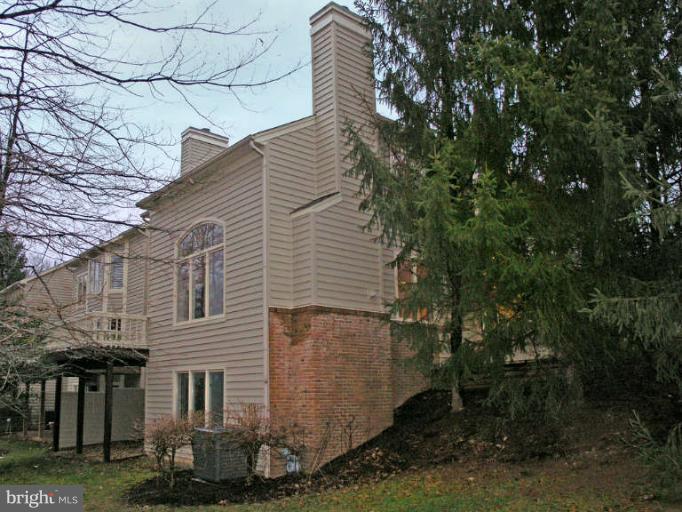 11561 Hemingway Drive Reston, VA 20194 - Photo 30 of 30 Exterior (Rear)