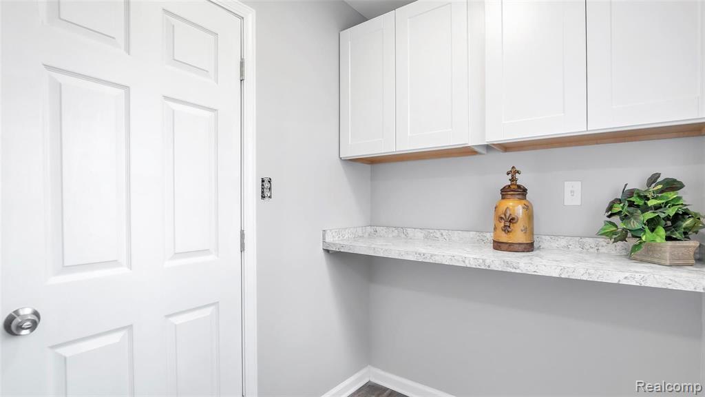 3519 East Carpenter Road Flint, MI 48506 - Photo 19 of 35